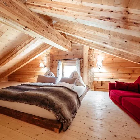 Holiday home Almhuetten Skorianz - Rote Hirschhuette