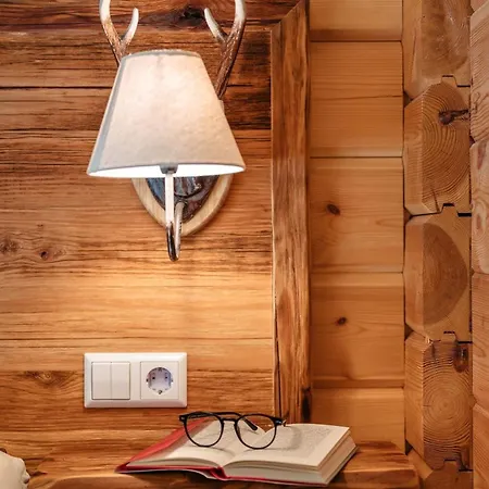 Almhuetten Skorianz - Rote Hirschhuette