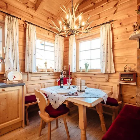 Holiday home Almhuetten Skorianz - Rote Hirschhuette